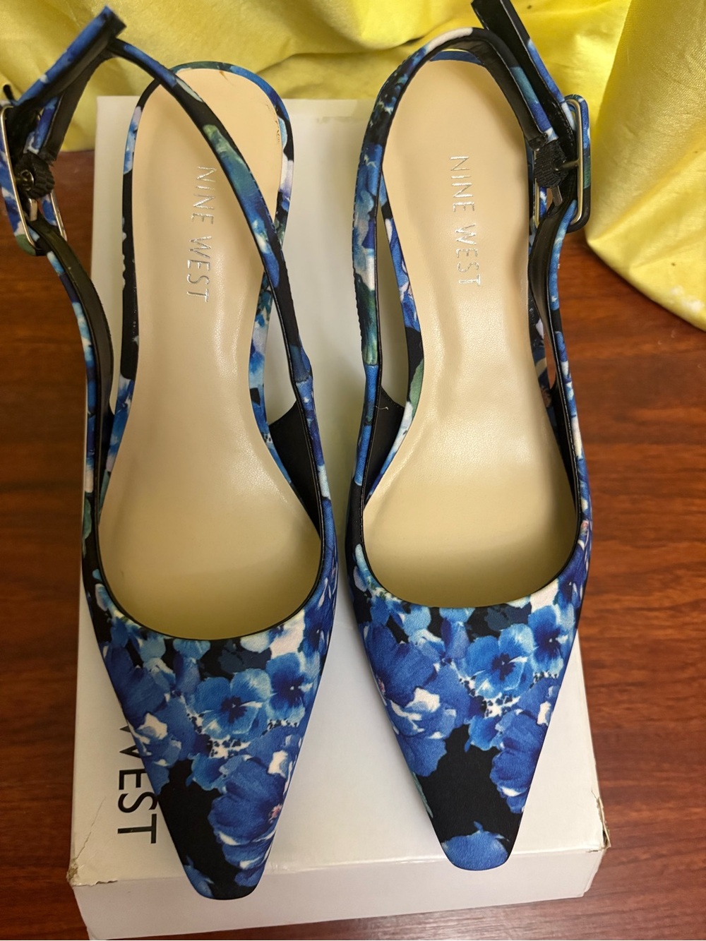 Nine West Blue Floral Pointed Slingback Pumps
